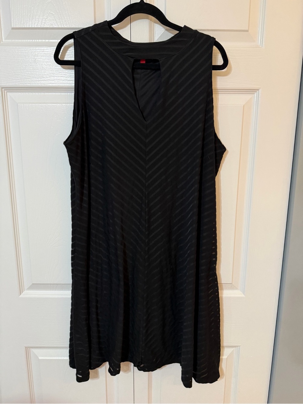 Jennifer Lopez Black Sleeveless V-Keyhole Mini Dress